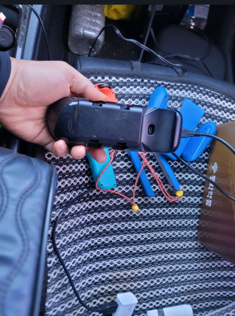 닌텐도 스위치 정품 조이콘 외 한정판 구성품 판매--4