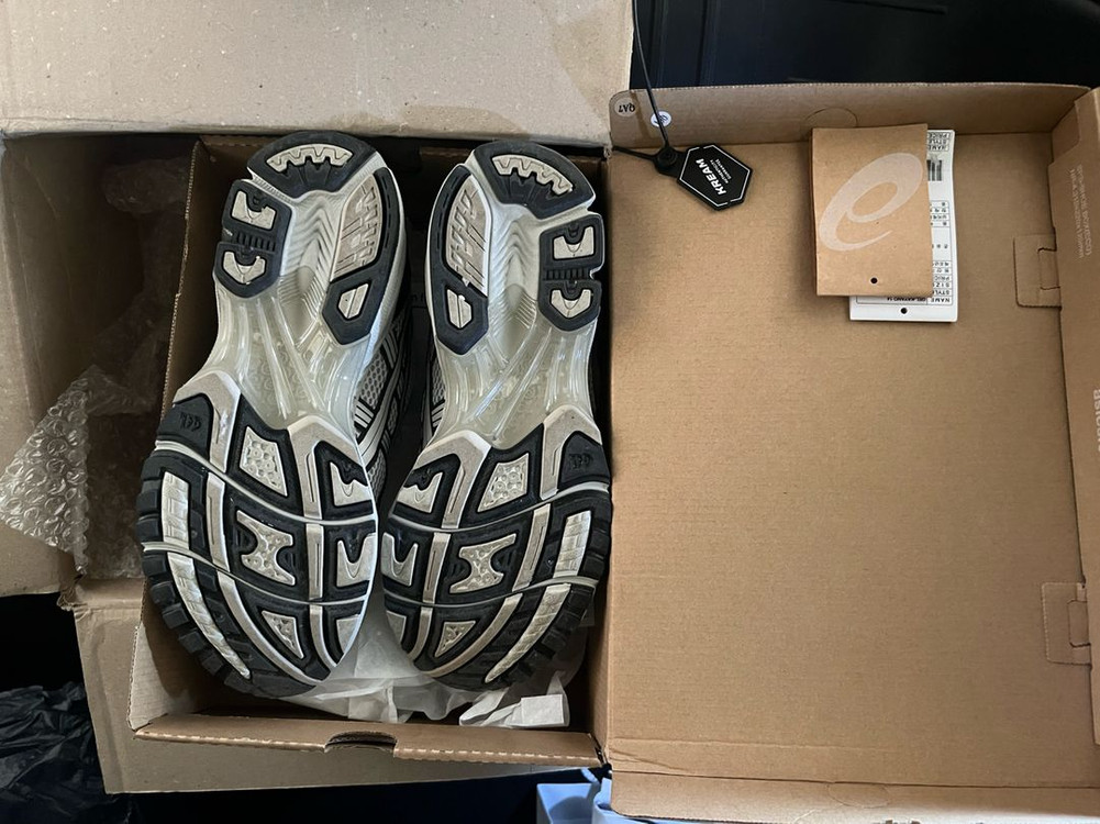 아식스 언리미티드 젤 카야노 14 스모크 그레이 265--4