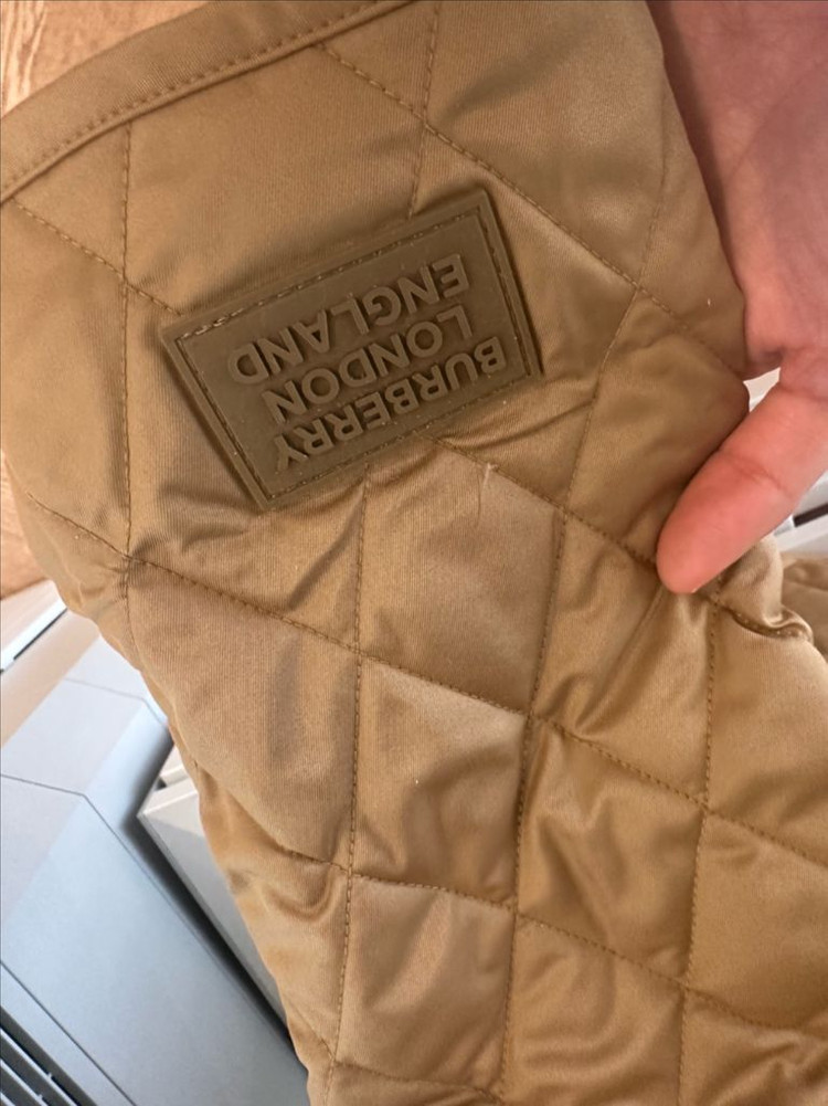 버버리 퀼팅 자켓 리버시블--1