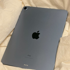 아이패드 에어 4세대 64기가 판매합니다.