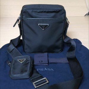 프라다 테수토 크로스백/메신저백 새상품급 정품(감정O)구찌프라다루이비통디올고야드샤넬셀린느보테가생로랑발렌시아가가방