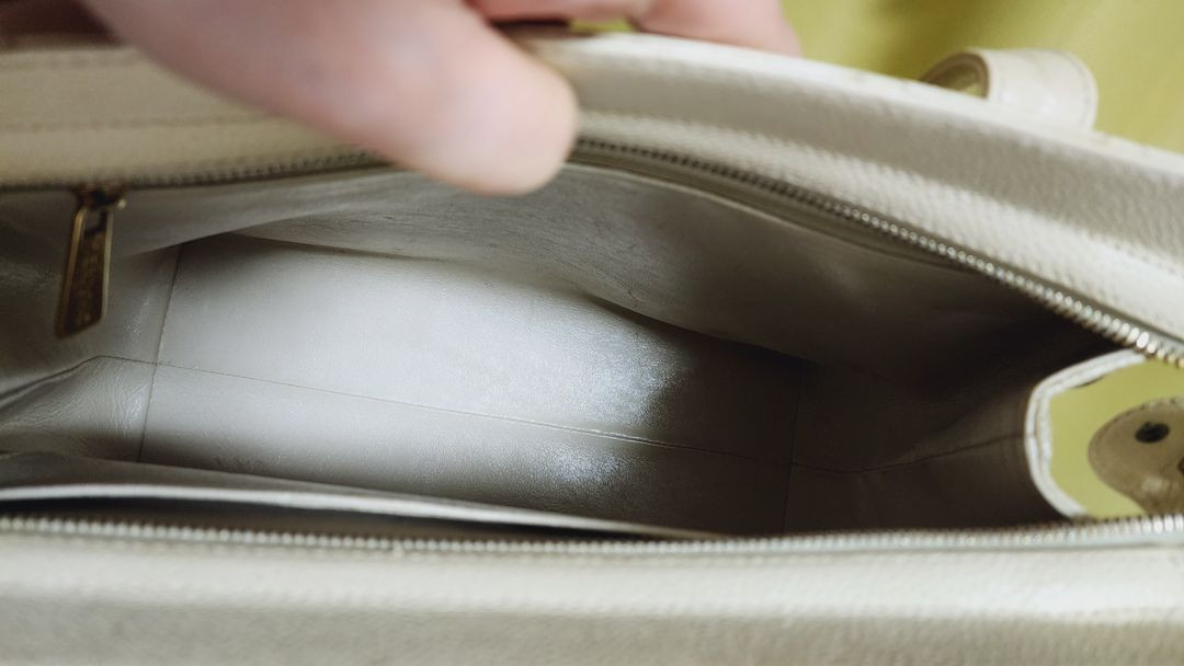 샤넬백 정품 시리얼번호 있음--9