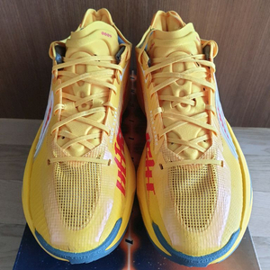 울트라라이트 2025 us8.5 265cm 팝니다