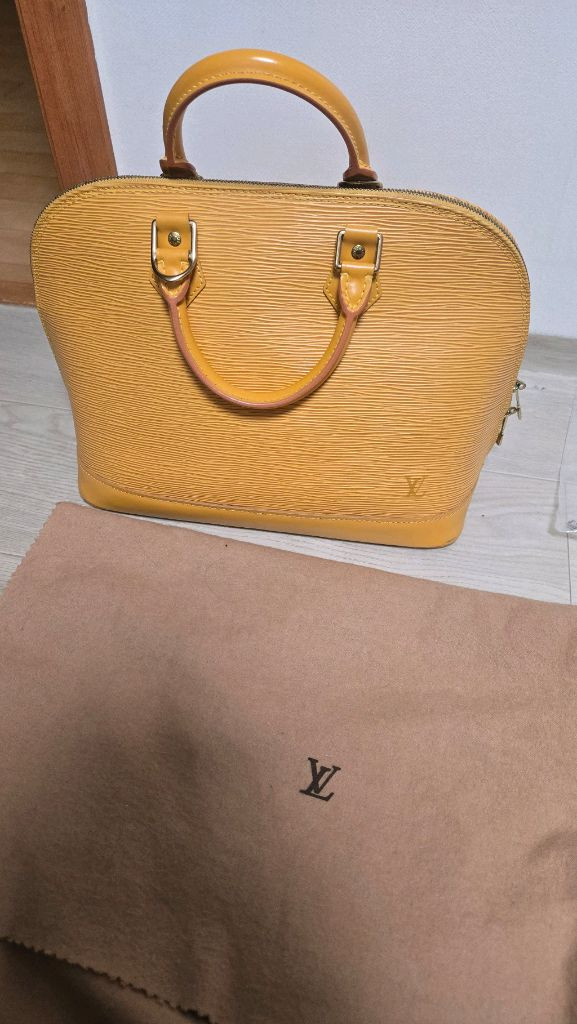 에삐 레더 벨백--1