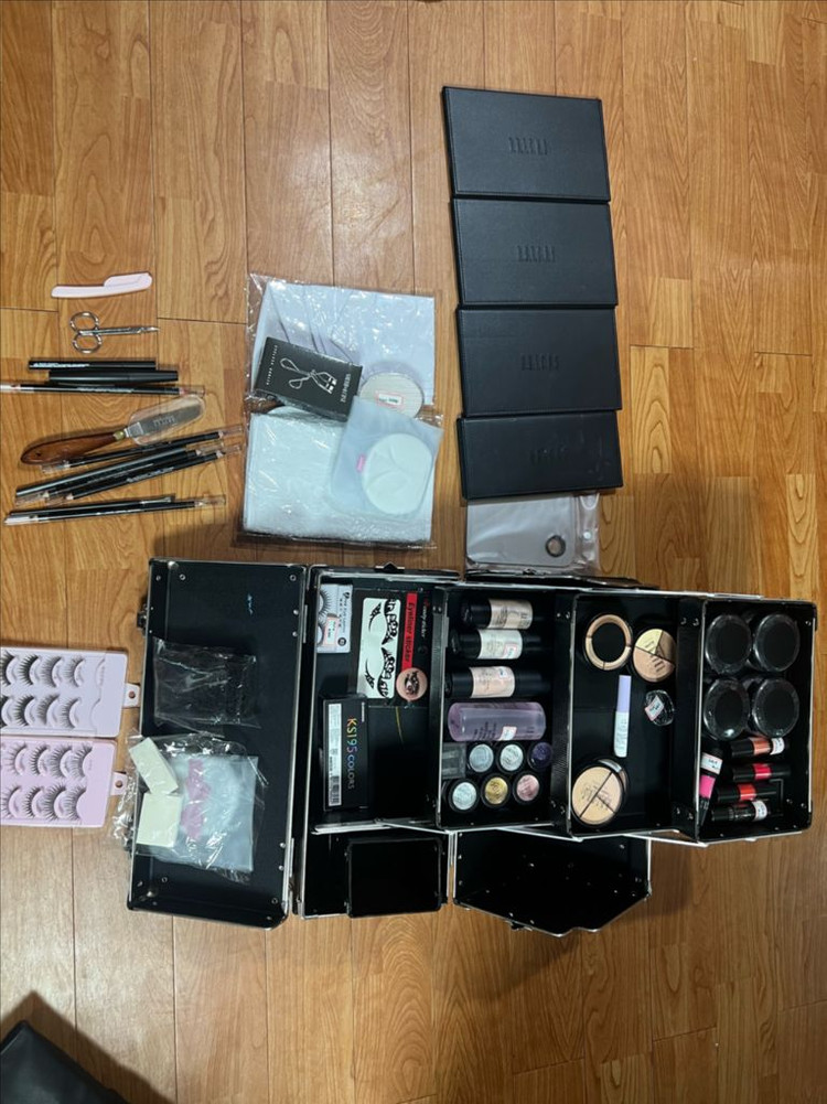 메이크업 실기 세트 이미지
