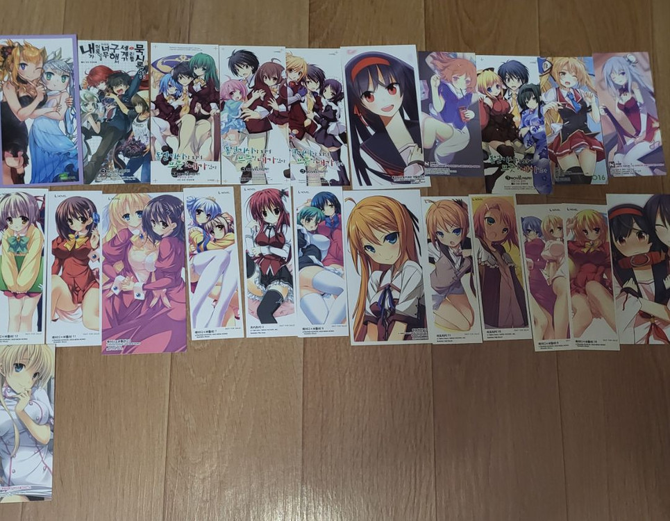 라이트노벨 초판 부록.아크릴등 180개 팝니다--1