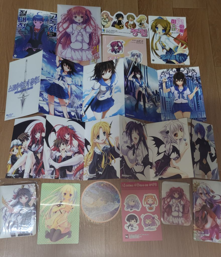 라이트노벨 초판 부록.아크릴등 180개 팝니다--6