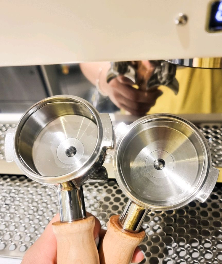 엘로치오 디그니티 2그룹 업소용 커피머신--8