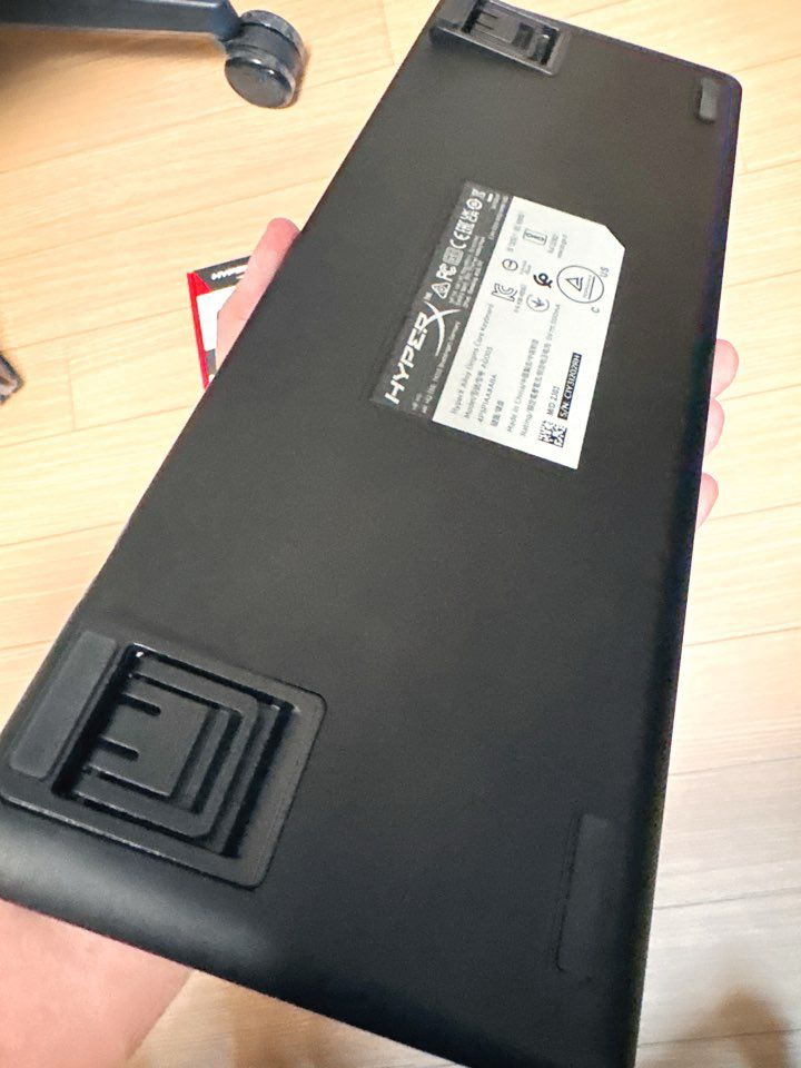 (박풀S급) 하이퍼엑스 알로이 오리진 코어 RGB 기계식 게이밍 키보드 (아쿠아축)--1