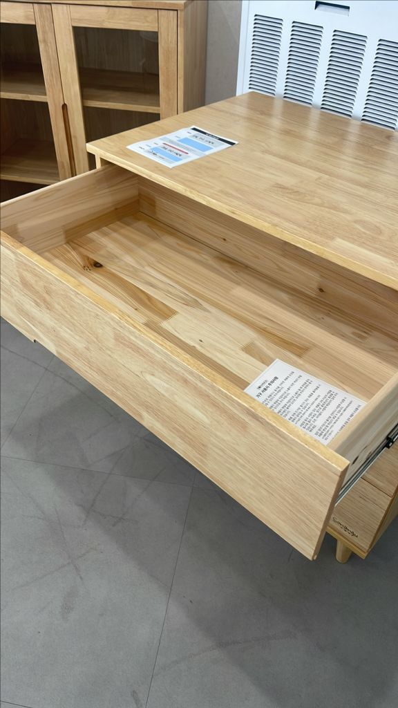 원목 서랍장 이미지