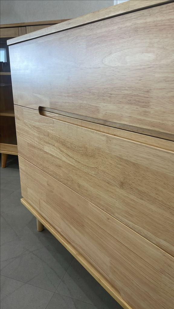 원목 서랍장 이미지