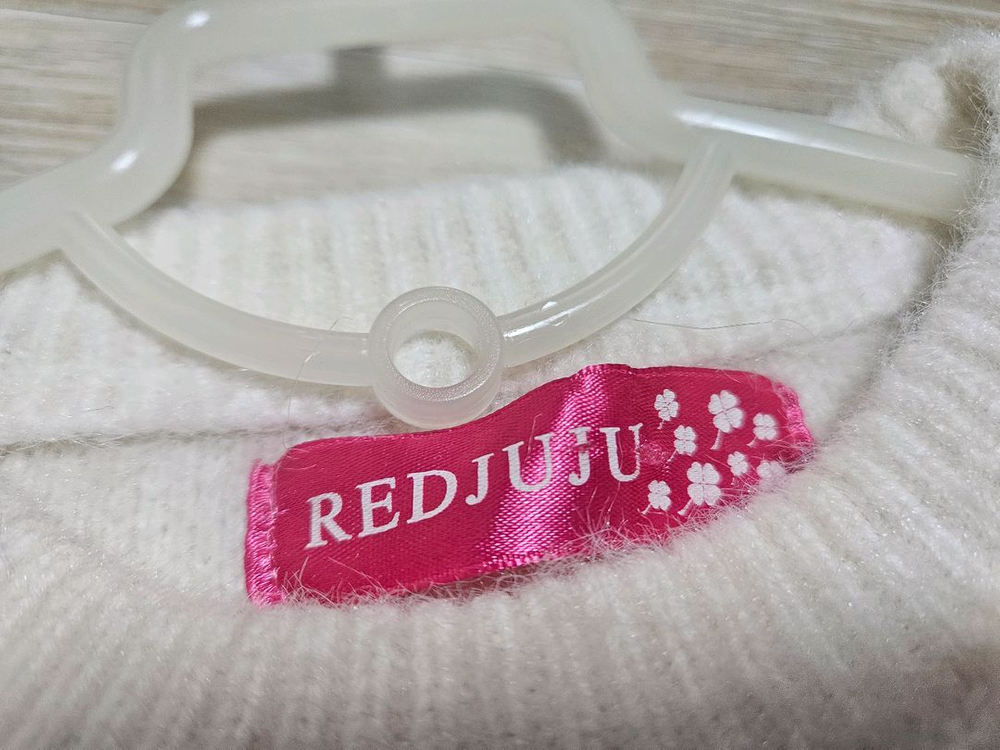 RED JUJU 스팽글 장식 스웨터 free--4