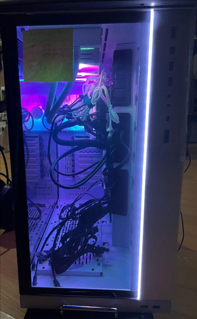 커스텀 PC 본체 i5-12600K 64GB RAM 2TB SSD 이미지