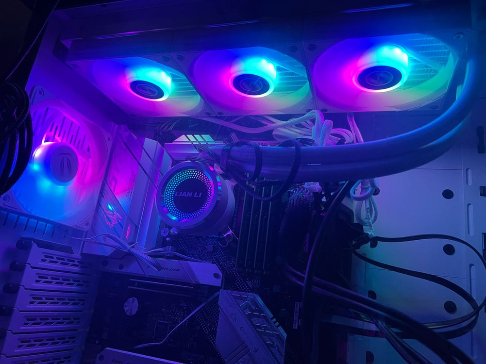 커스텀 PC 본체 i5-12600K 64GB RAM 2TB SSD 이미지