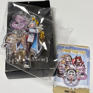 두찜 x 니케 콜라보 스탠드 키링 (라푼젤) 판매합니다.