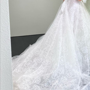 로즈 패턴 웨딩드레스