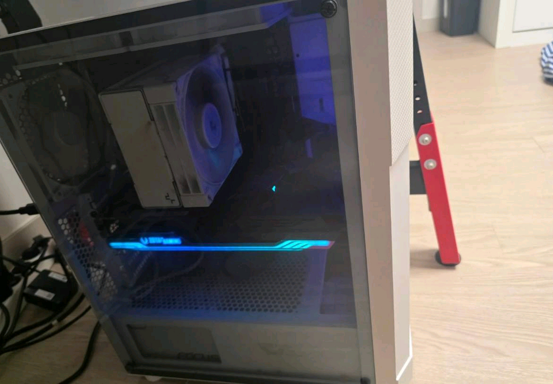 게이밍 pc 본체 팝니다 5600x 3070ti 32gb--0