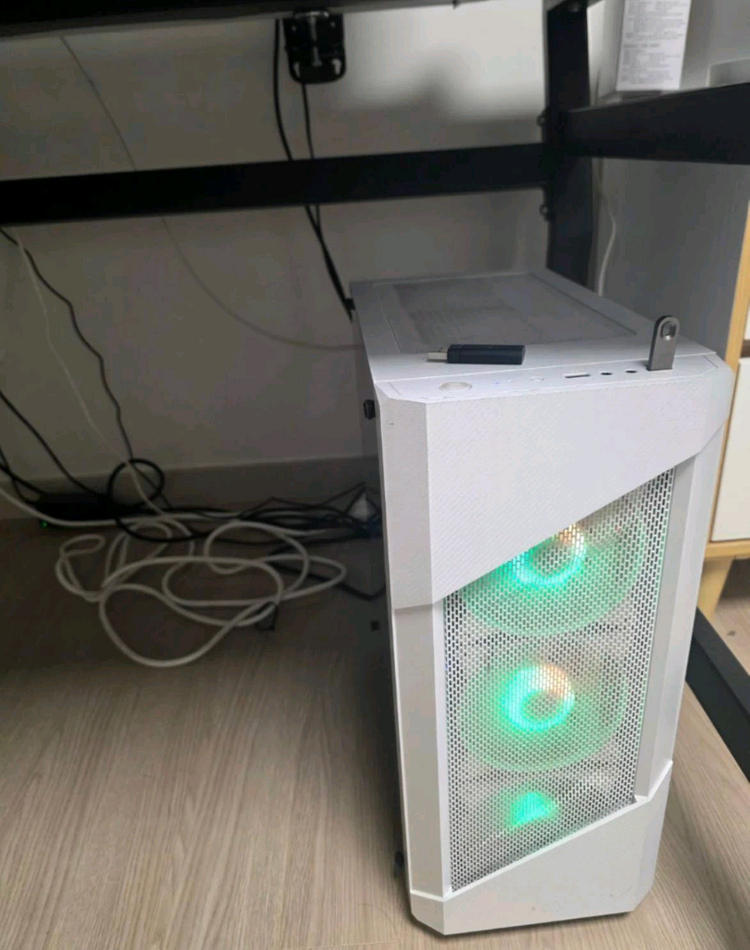 게이밍 pc 본체 팝니다 5600x 3070ti 32gb--1