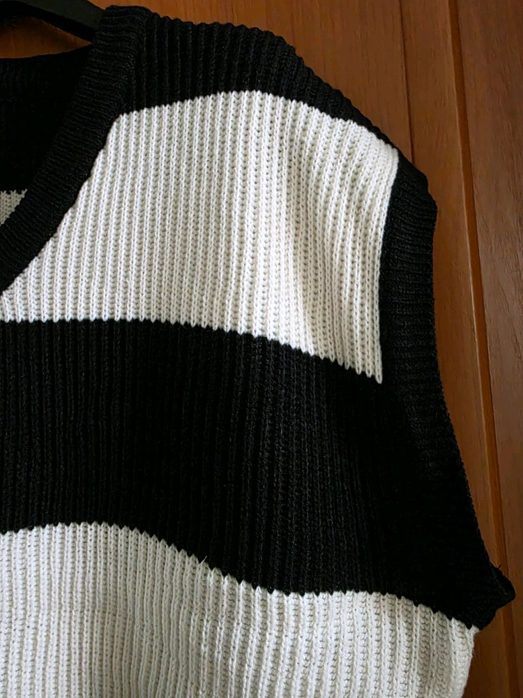 (새상품) 국내 내수 상품 브이넥 조끼..블랙--1