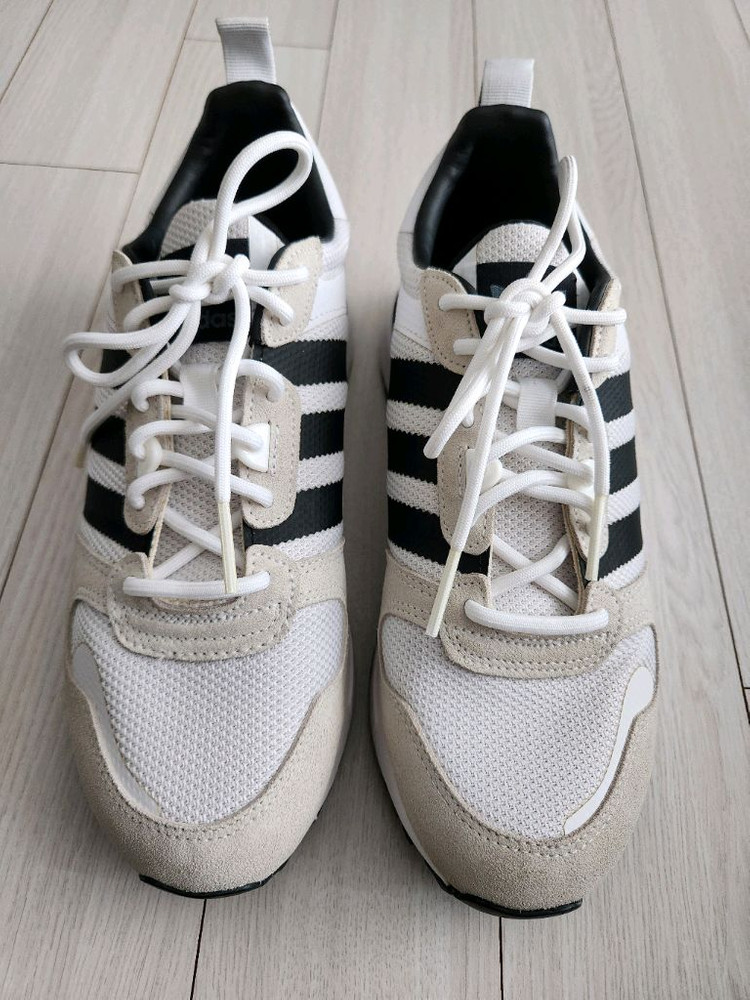 새상품급)아디다스 남녀공용 운동화 ZX 700 HD FY1103 스니커즈 사이즈250몇번 안신은거라 새거같아요^^운--1