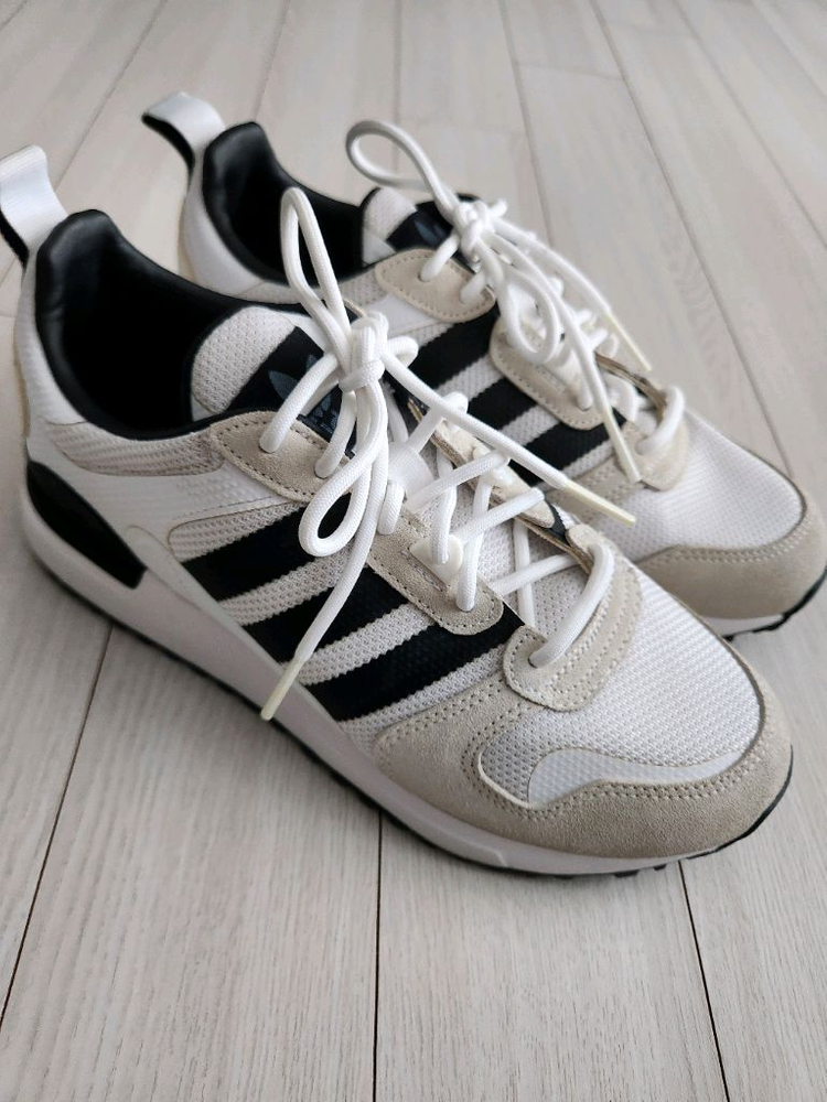 새상품급)아디다스 남녀공용 운동화 ZX 700 HD FY1103 스니커즈 사이즈250몇번 안신은거라 새거같아요^^운--2