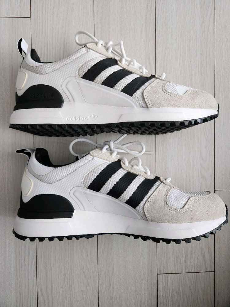 새상품급)아디다스 남녀공용 운동화 ZX 700 HD FY1103 스니커즈 사이즈250몇번 안신은거라 새거같아요^^운--5
