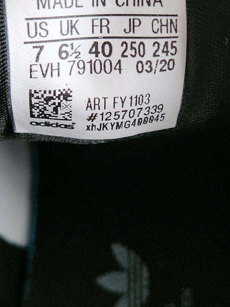 새상품급)아디다스 남녀공용 운동화 ZX 700 HD FY1103 스니커즈 사이즈250몇번 안신은거라 새거같아요^^운--9
