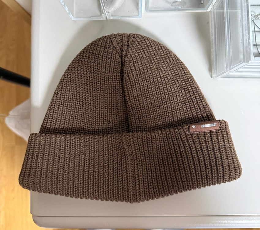 데상트 베이직 비니 팝니다(최상급)--1