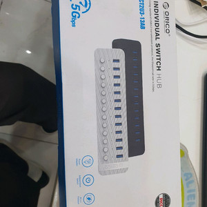 13포트 USB-C 스위치 허브