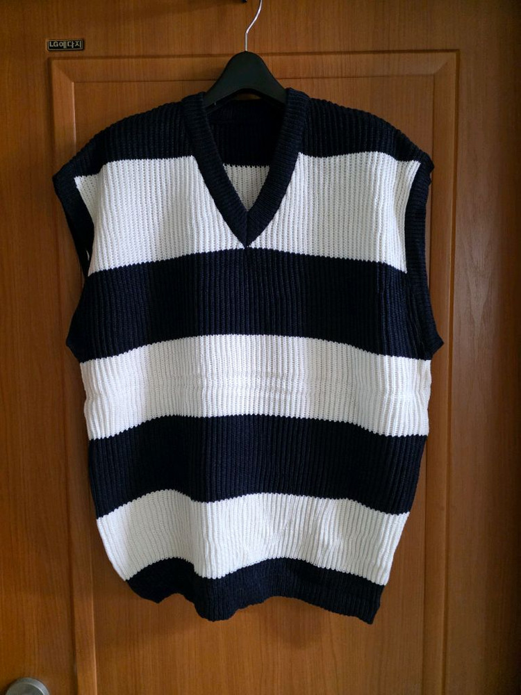 (새상품) 국내 내수 상품 브이넥 조끼..진네이비--3