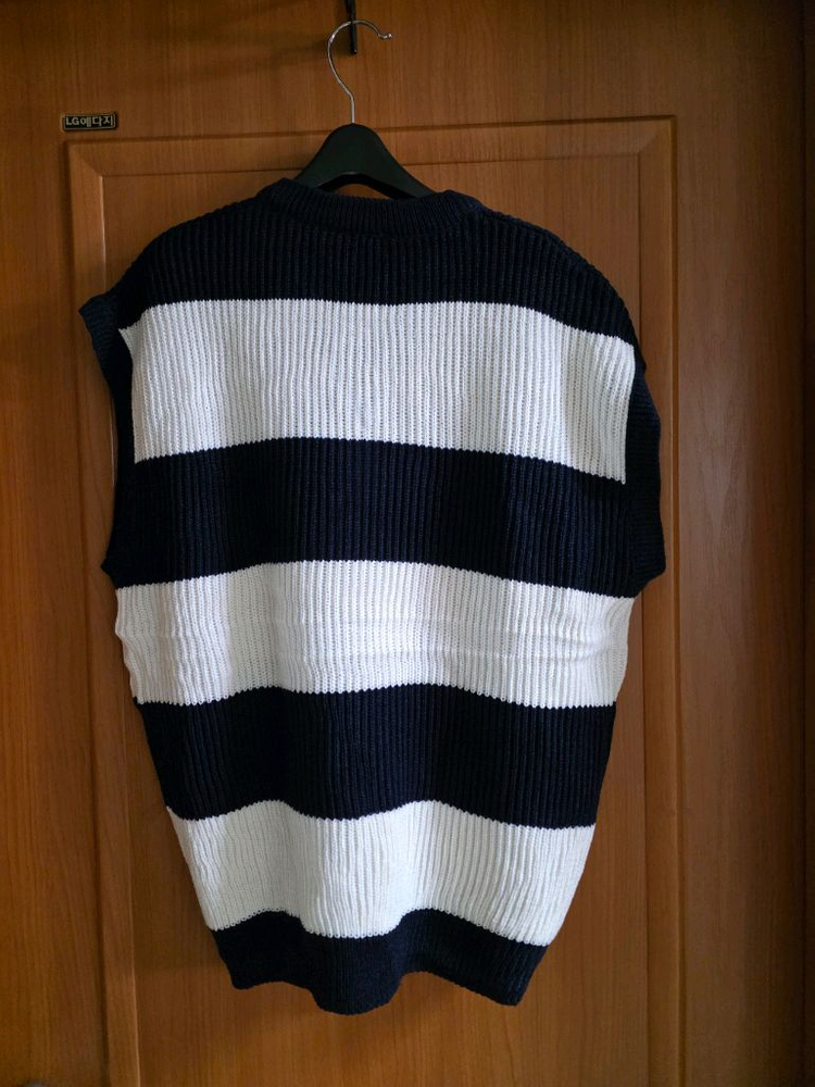 (새상품) 국내 내수 상품 브이넥 조끼..진네이비--4