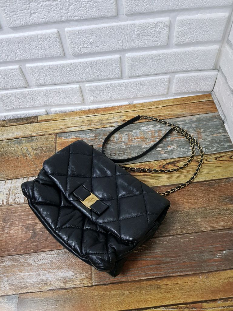 [정품] 페라가모 바라지니 퀼팅 크로스백 블랙--1