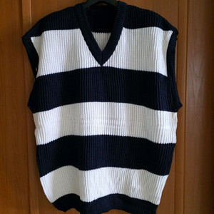 (새상품) 국내 내수 상품 브이넥 조끼..진네이비