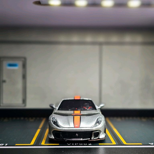 1:64 TOC 페라리 812 컴페티치오네