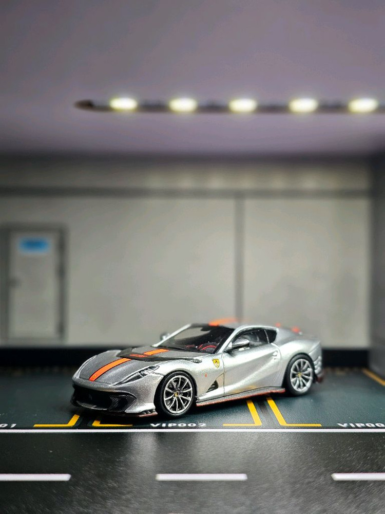 1:64 TOC 페라리 812 컴페티치오네--4