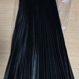 (새상품) 러브패리스 가죽 레더 밴딩 플리츠 스커트 블랙 듀엘 오즈세컨 레니본 보브 지컷 sjsj system