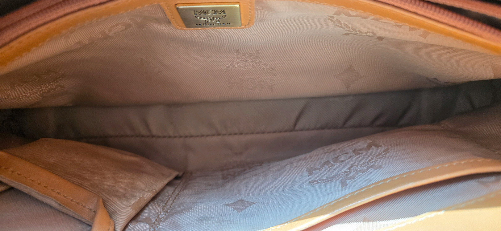 mcm비세토스 숄더 호보백--4