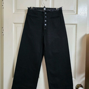 쇼트벗스터닝 버튼팬츠