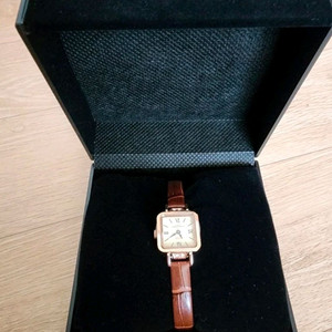 국정원 NIS 여자 손목시계