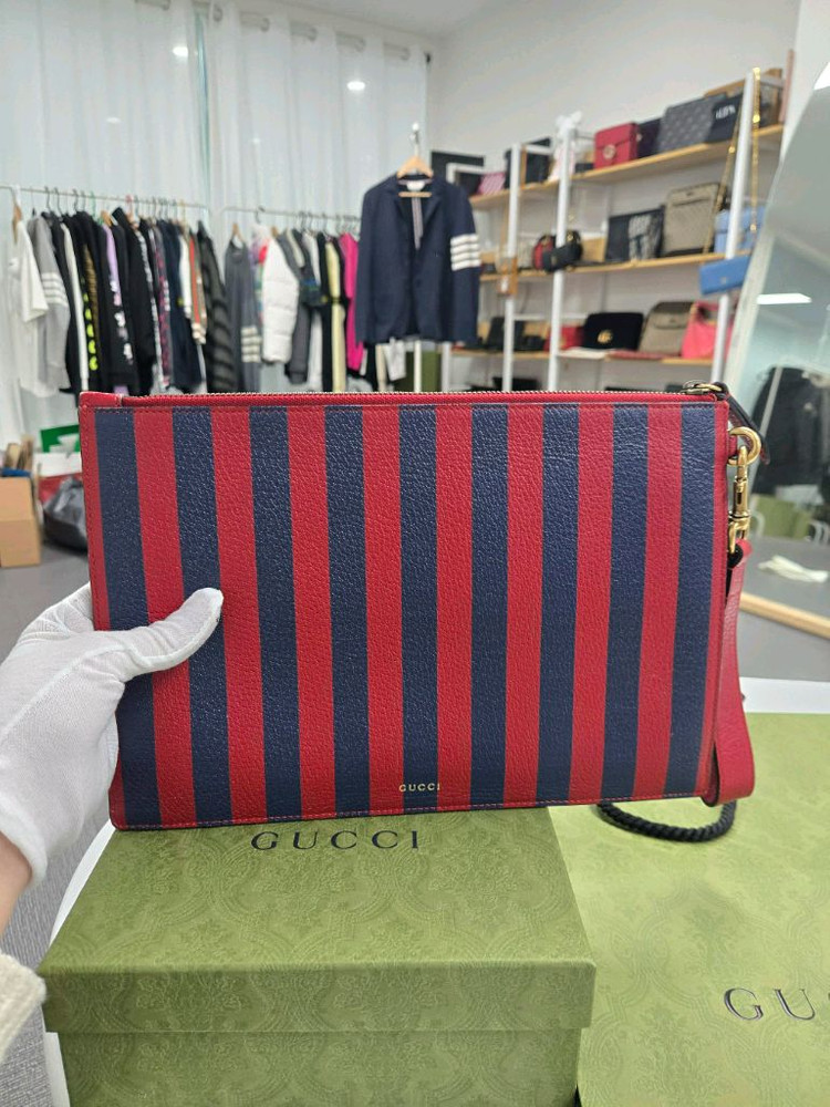 [40%할인] 구찌 한정한 킹스네이크 클러치백--1