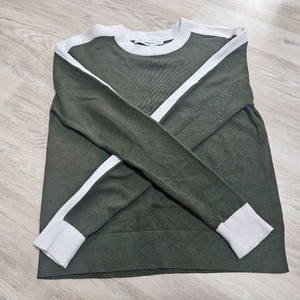 자라 니트 배색상의 M 사이즈 새상품