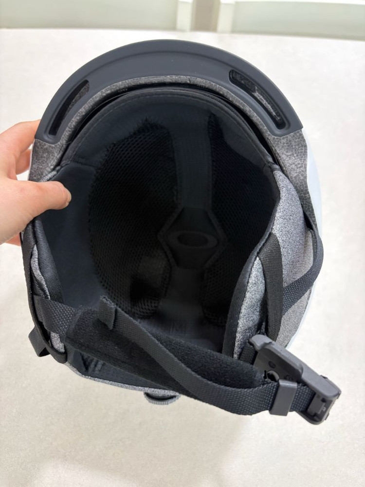 오클리 MOD1 스노우보드,스키 헬멧 화이트/블랙 일괄판매 이미지