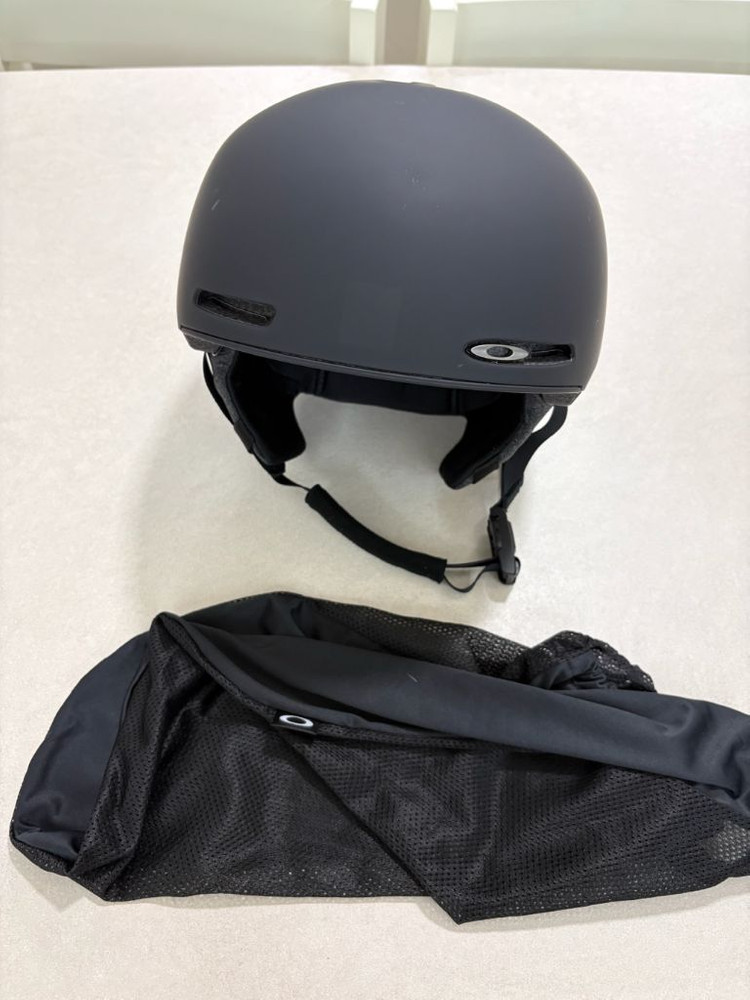 오클리 MOD1 스노우보드,스키 헬멧 화이트/블랙 일괄판매 이미지