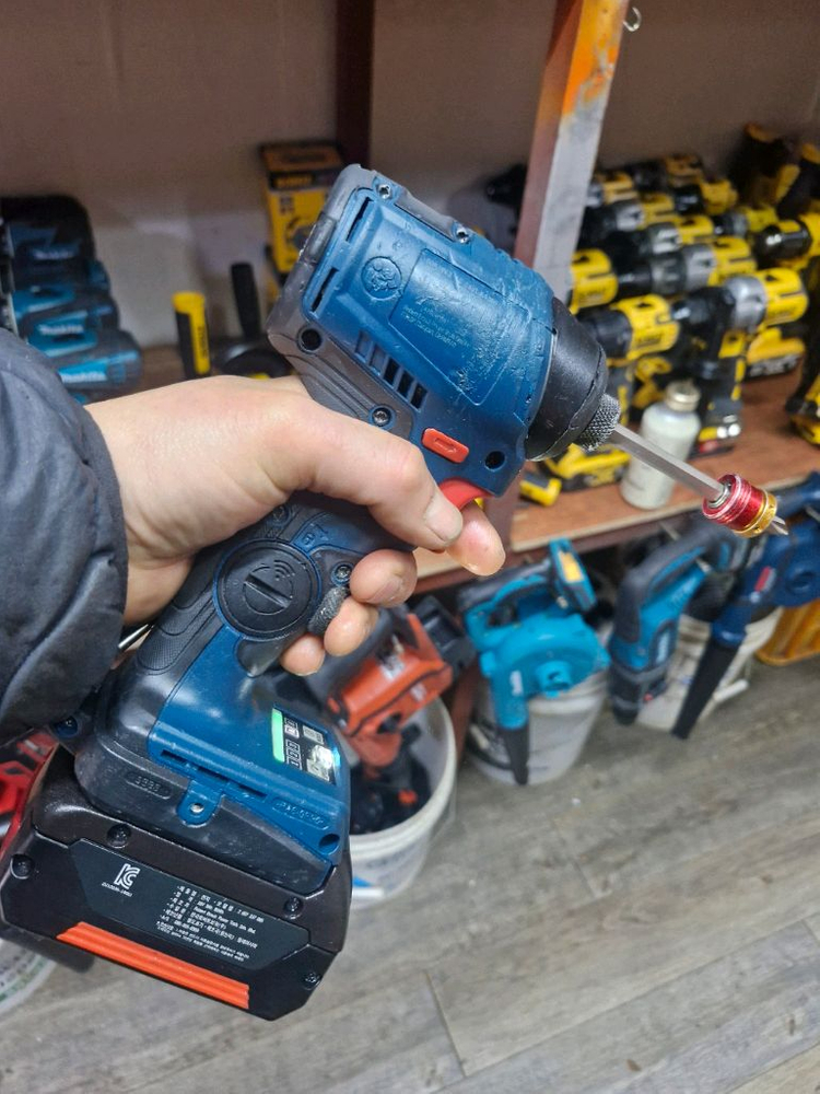 보쉬충전임팩드라이버GDR18V220C 3단속도조절 충전임팩드릴A급 독일 이미지