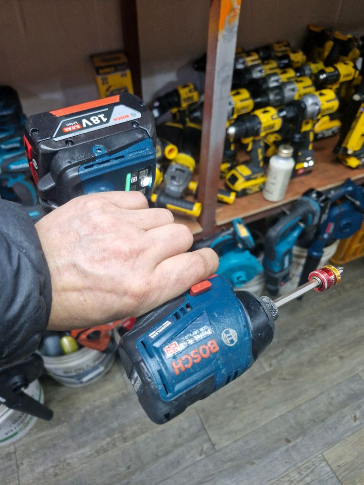 보쉬충전임팩드라이버GDR18V220C 3단속도조절 충전임팩드릴A급 독일 이미지