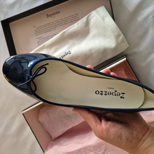 (새상품) 레페토 산드리옹 플랫 네이비 유광 235