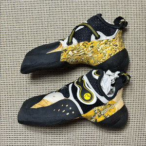 라스포르티바 솔루션 클라이밍화 39.5 새제품