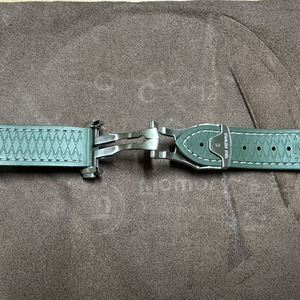 아르템 러버스트랩 XS 판매합니다. (20MM)