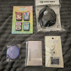 주토피아2 마그넷 쥬라기공원 거미집 키링 대도시의 사랑법 그립톡 야당 미니스틸북 영화 굿즈