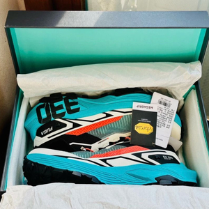 카일라스 푸가 EX330 트레일 러닝화 새제품 (US8)